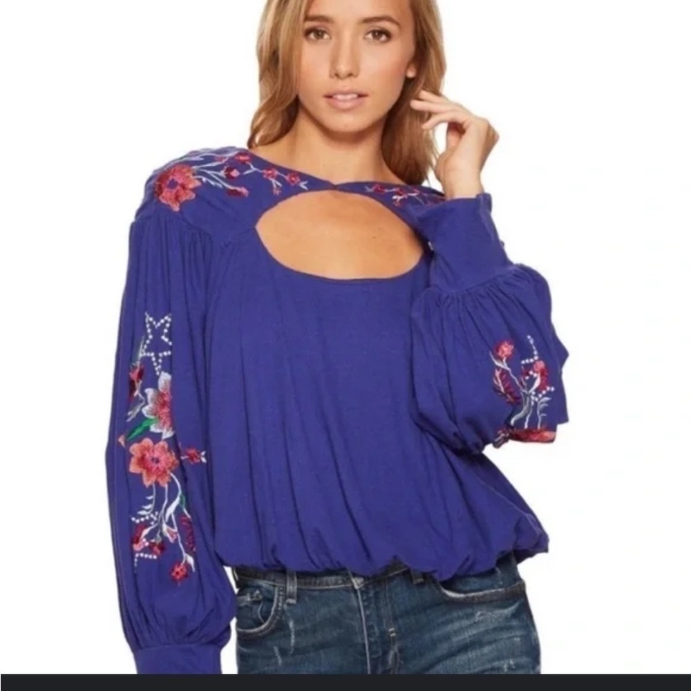 Free People Lita Blue Cut Out Embroidered Blouse Sz M Boho Floral NWT - Picture 2 of 4